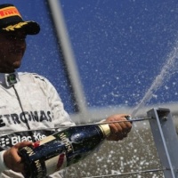 Hamilton vince in Ungheria