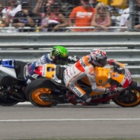 Marquez supera Lorenzo e vince a Brno