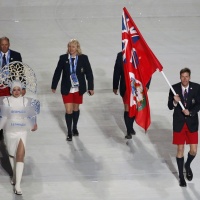 Le isole Bermuda si sono presentate alla sfilata inaugurale in bermuda