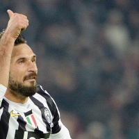 Vucinic e Guarin al centro di un clamoroso cambio di casacca