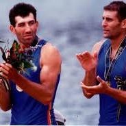 Agostino Abbagnale (sulla sinistra), è l azzurro più medagliato alle olimpiadi nel canottaggio