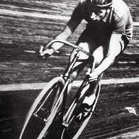 Fausto Coppi durante il record dell ora al Vigorelli