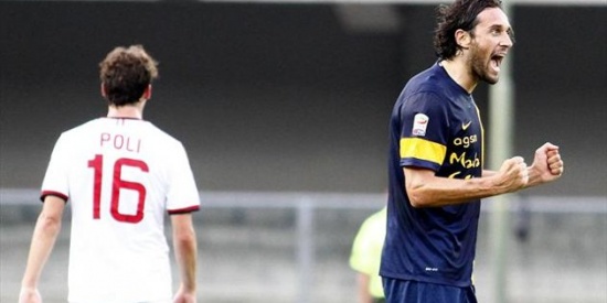 Serie A: Toni abbatte il Milan, Hamsik lancia il Napoli